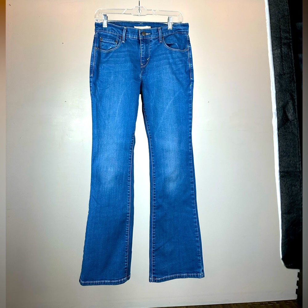 Classic Blue Levi’s Women's Jeans Size 6